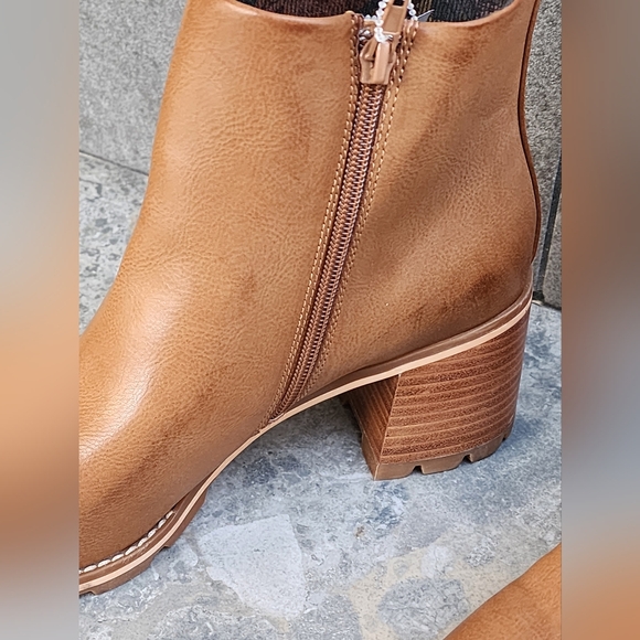 KORKS Gorgeous Burnished Finish Women's Tan Chandler Comfort Bootie Size 9 - Picture 6 of 8